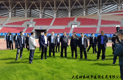 為承辦好足球相關(guān)賽事 大連普灣體育場、大連市青少年足球訓(xùn)練基地 積極進行升級改造工作